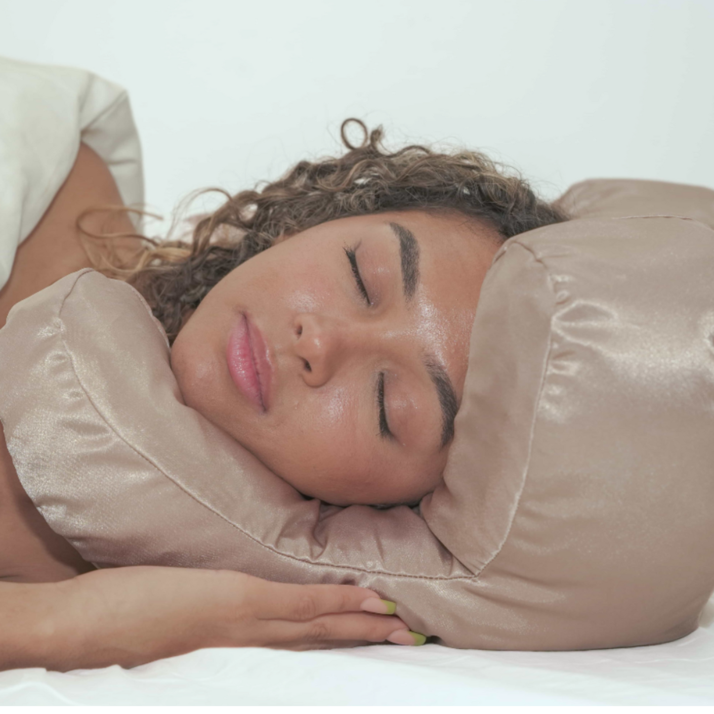 Lévora™ Beauty Pillow + Pillowcase