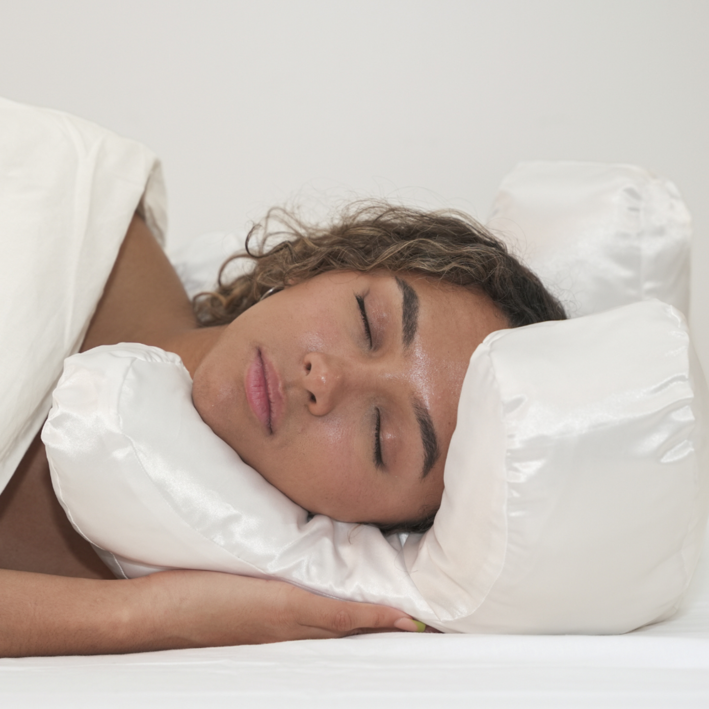 Lévora™ Beauty Pillow + Pillowcase